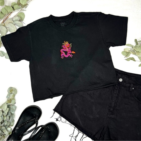 J Galt Brandy Melville Helen Dragon Embroidered Cropped Baby Tee Black One Size - Picture 3 of 10